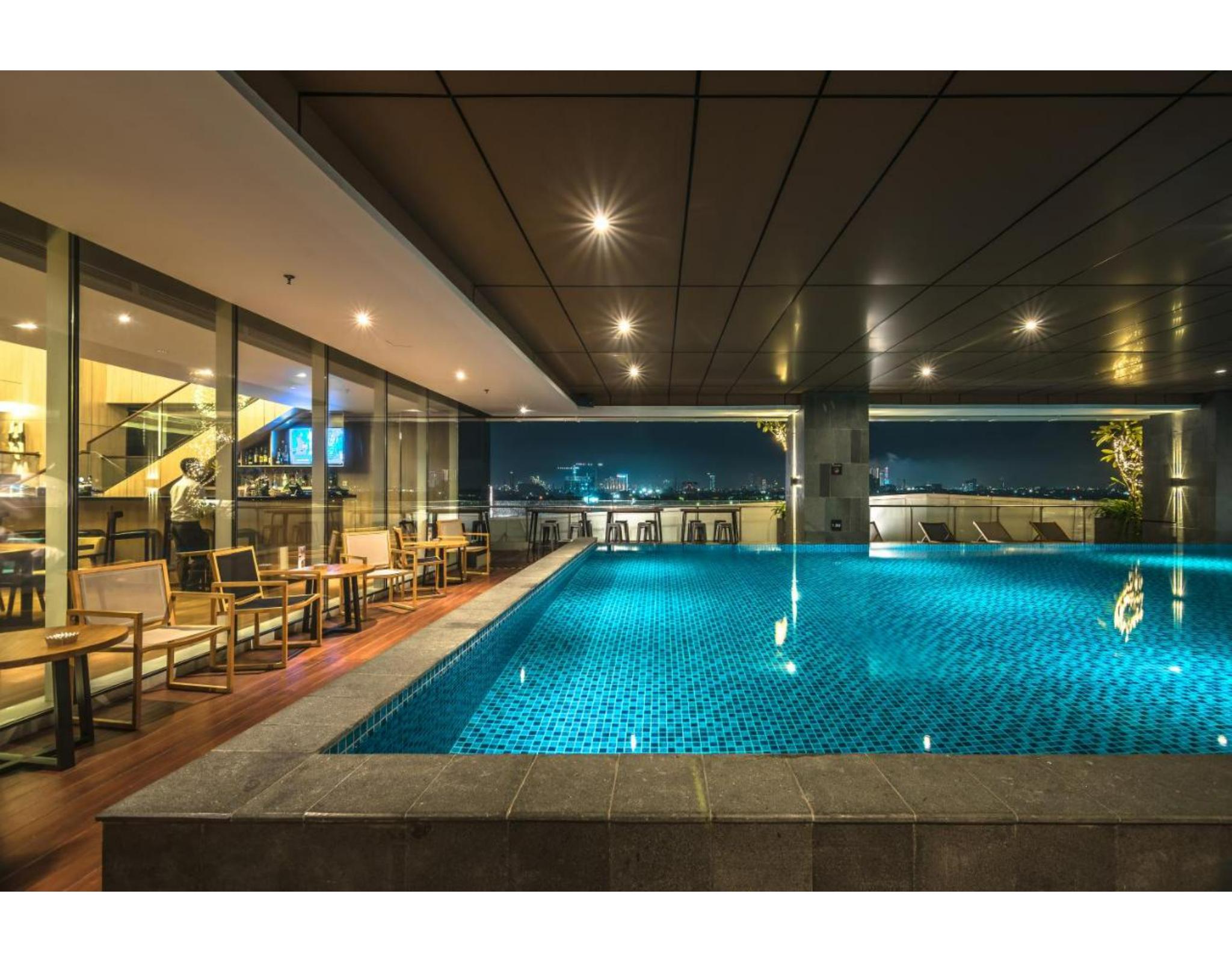 Oakwood Hotel & Residence Surabaya Exterior foto