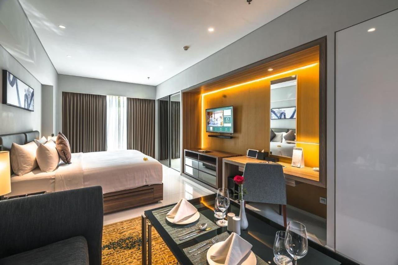 Oakwood Hotel & Residence Surabaya Exterior foto